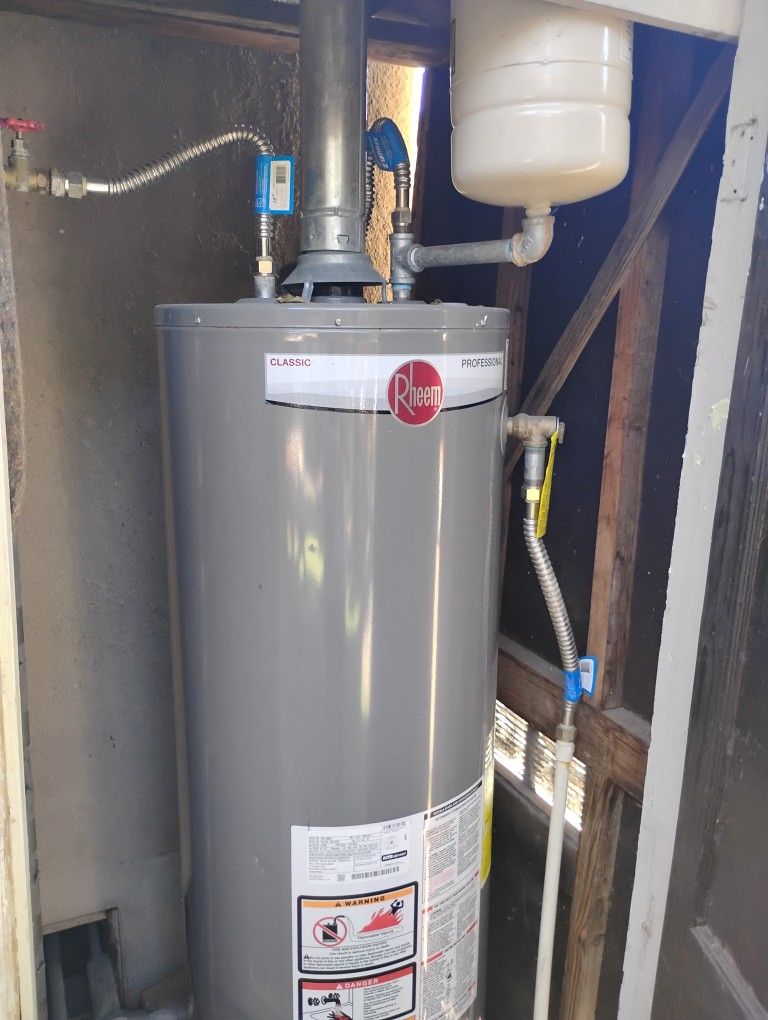 USED RHEEM HOT WATER HEATER TALL 40 GALLON GAS FULLY WORKING