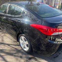 2012 Hyundai Elantra $1995