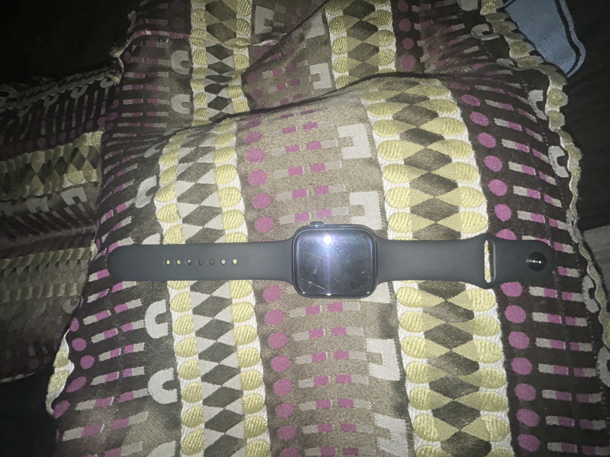 Apple Watch Series 7 (45mm, GPS + Cellular) - Midnight Aluminum Few Scratches On The Screen But Work Good Nothing Major
