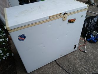 GE Chest Freezer