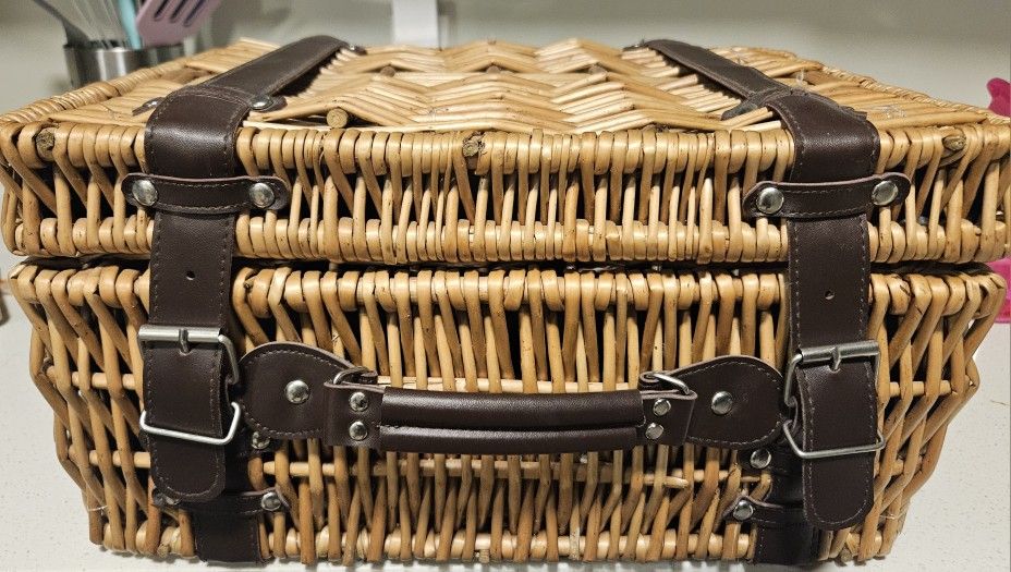 Picnic Time Picnic Basket