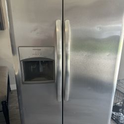 Frigidaire Used Refrigerator $200