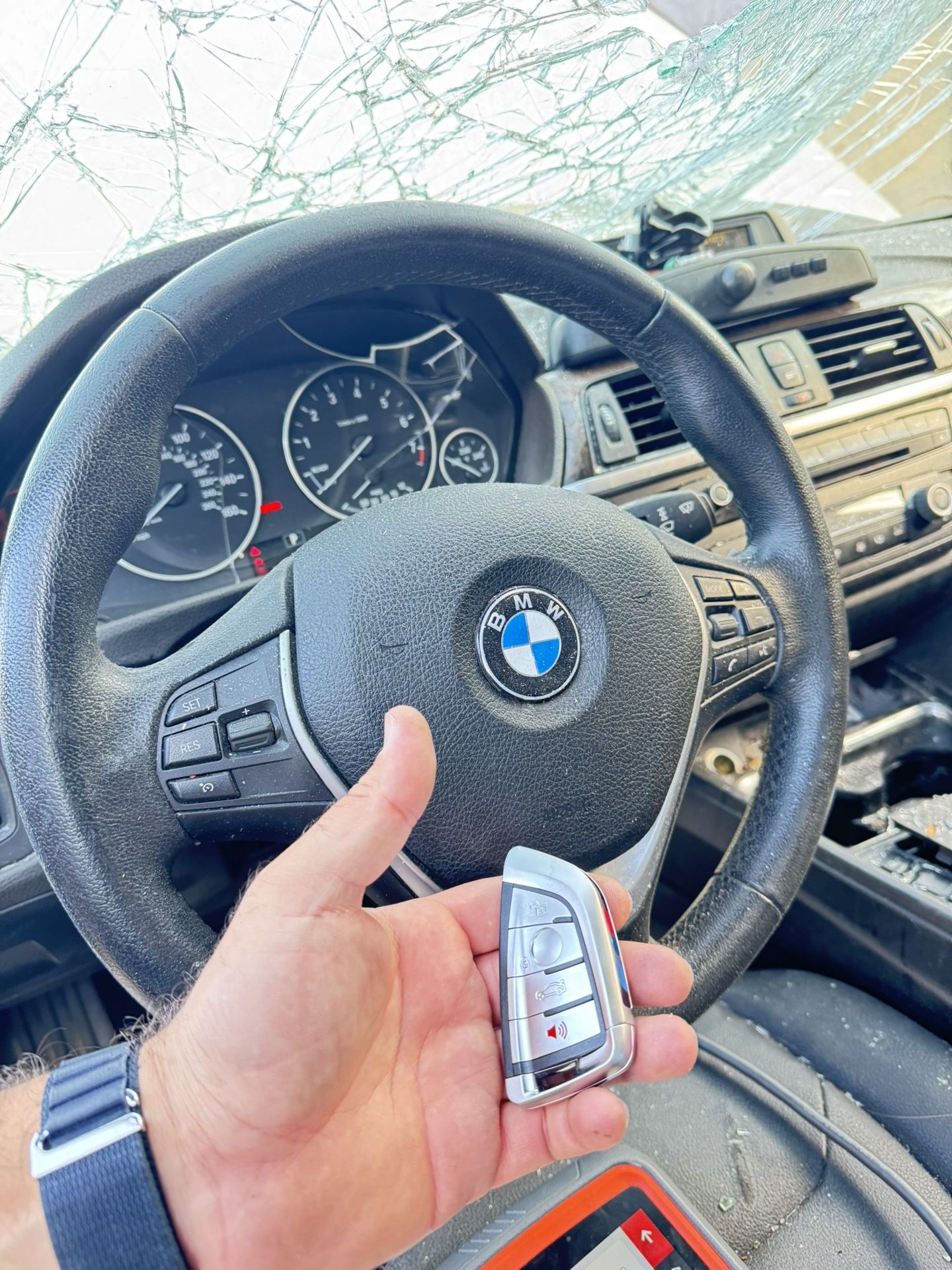 Bmw New Style Key Fob ( 328, 528, 335, 320, 428, 128, 750, 650)