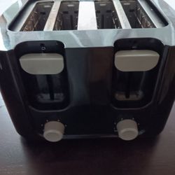 4 Slice Toaster 