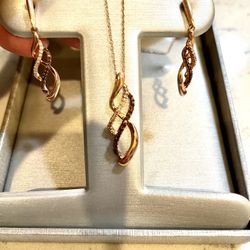 Enhanced Cognac and Sales White Diamond Twist Pendant in 10K Rose Gold