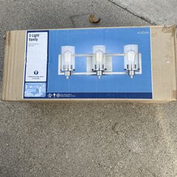3 Light Vanity New In Box