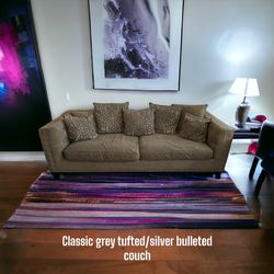 Brown Contemporary Couch With Pillows 