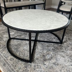 ROUND COCKTAIL/COFFEE TABLE