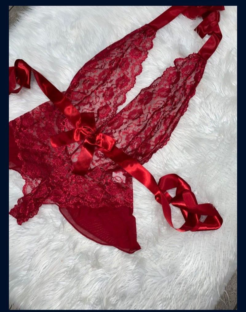 Plus Size Halter Lace Bodysuit