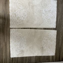 shower curtain and rug 