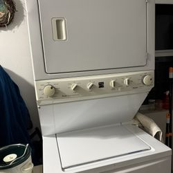  Washer & Dryer Laundry Center – Works Great!