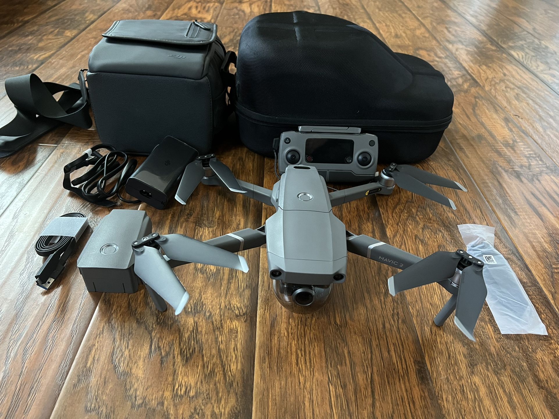 DJI Mavic 2 Zoom with DJI Racing Edition Goggles