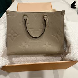Louis Vuitton Monogram Giant Monogram Onthego MM