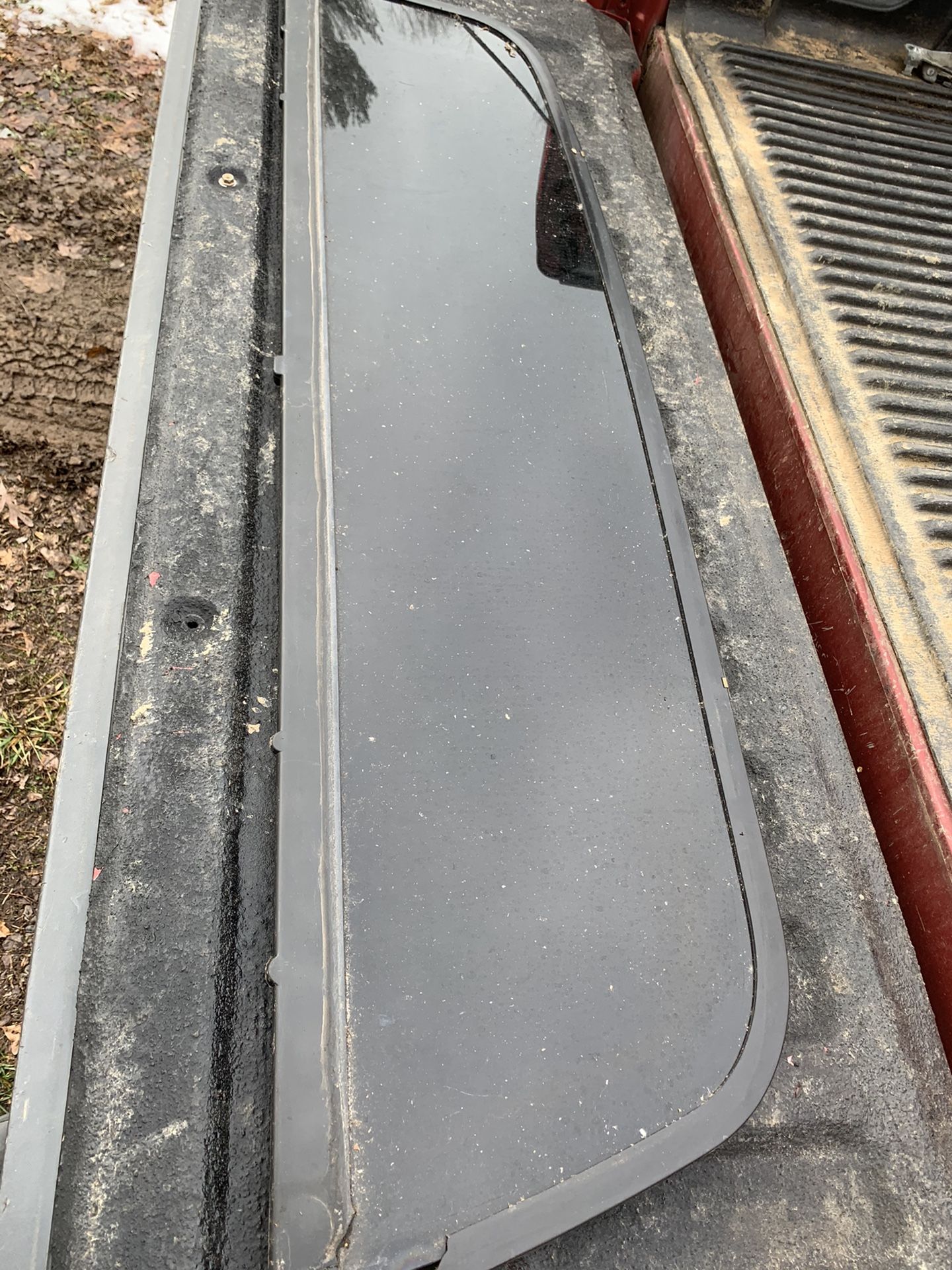 20022006 Chevy Avalanche Rear Window for Sale in Fredericksburg, VA