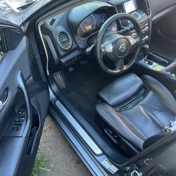 Nissan Maxima