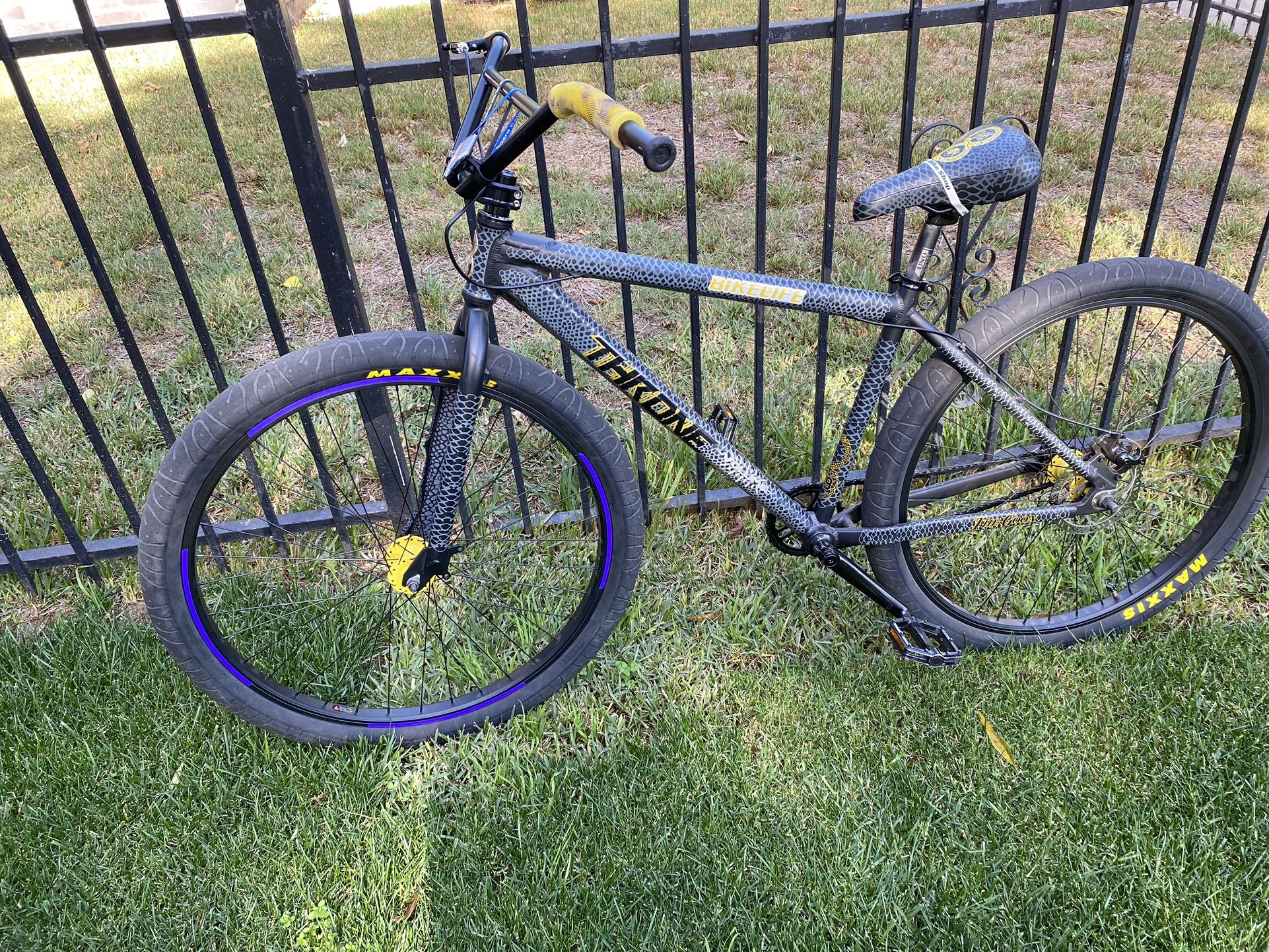 29’ In Kobe Edition Throne