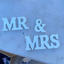 Sign Mr And Mrs