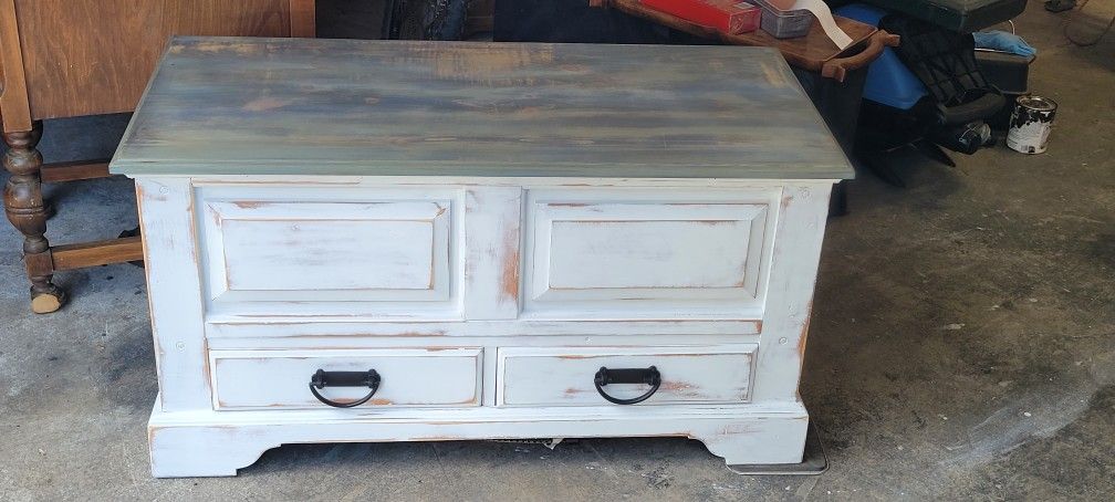 Hope Chest / Toy Box