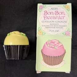 Avon Cotillion Cologne Cupcake Decanter, Yellow Ceramic, Bon-Bon, 0.75 oz