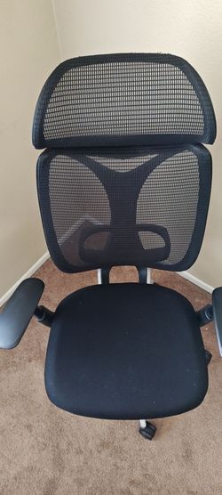 Premium Teknion sabrina synchro tilt task chair