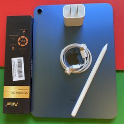 256gb Apple IPad 10th Generation (10.9” Liquid / 2022 model) with pen, keyboard, case & Accessories (warranty 2026)