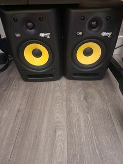 KRK Rokit 6 G2 Studio Monitors Pair – Needs Repair