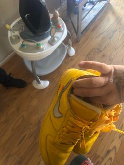 Off white x Nike Air Force 1 low lemonade university gold