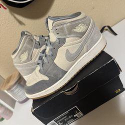 Air Jordan 1 Mid Coconut Milk 