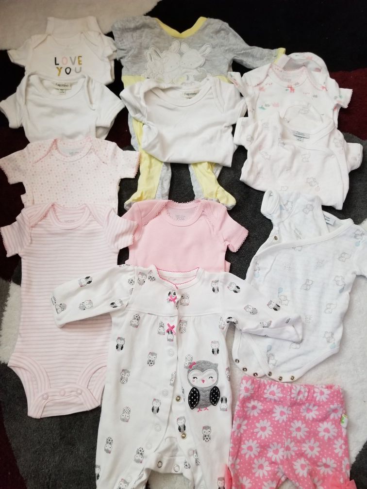 Baby girl cloth from 0 to 6 months. Ropa de bebe de 0 a 6 meses.