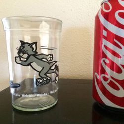 1990 Welches Tom and Jerry Glass with Tom Roller Skating