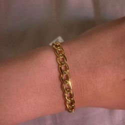 10k Curbed Bracelet 8.5 Inches