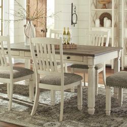 [SPECIAL] Bolanburg Antique White-Oak Dining Room Set


