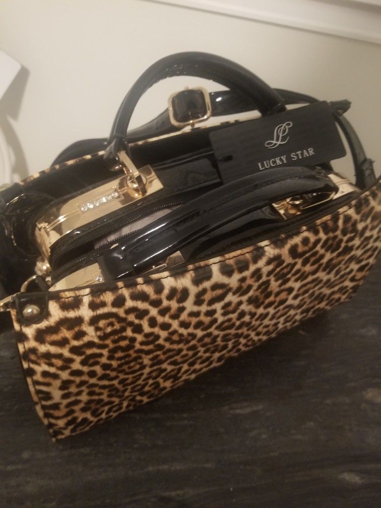 $35.00 - NEW Purse, "Lucky Star" Brand! Lots of Design Details! Very Well Built!