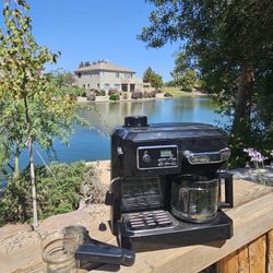 Delongi Coffee Maker Clean Inside And Outside It Was In Storage  Great Condition 