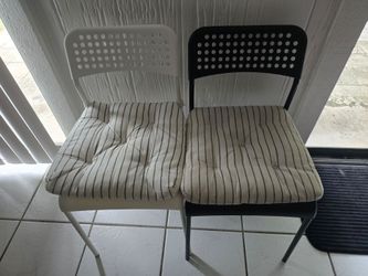 IKEA Adde Chairs with Cushions – Set of 2