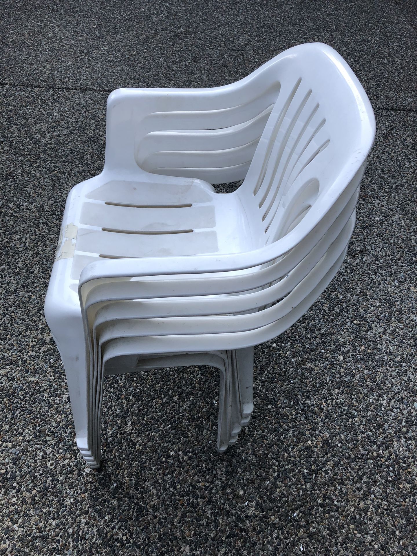 5 White Plastic Lawn Chairs for Sale in Redmond, WA OfferUp