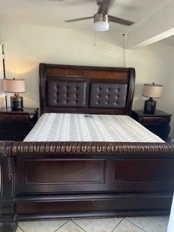 Kings sized bedroom set