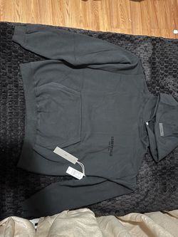 Essential black hoodie