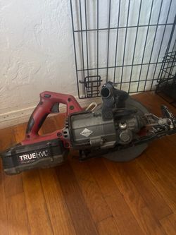 SKILSAW TRUEHVL 48V Cordless 7-1/4” Worm Drive Saw – Battery & Charger Included