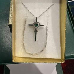 Silver Necklace And Bracelet 
