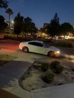Dodge charger SE 2016