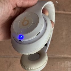 Wireless Headphones Beats Onn