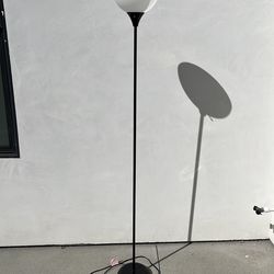 Lamp for sale please make offer Lamp for sale please make offer
