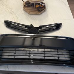 14-16 Toyota Upper and Center Grille 