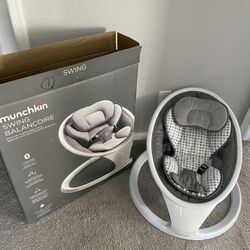 Munchkin Bluetooth Enabled Baby Swing