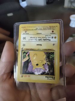 RARE 1995  PICACHU ( POKEMON CARD-).  PICK ⛏️ UP ONLY