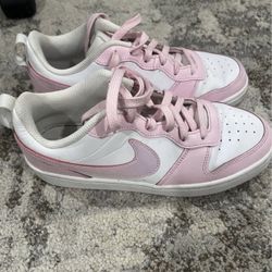 Women’s Nike Dunks Sz 6