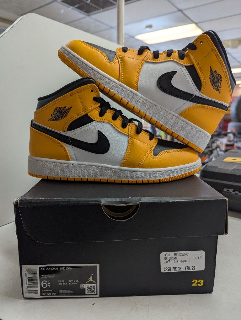 Jordan Retro 1 mid Size:6.5y