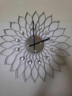 Decorative Metal Sunburst Wall Clock
