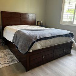 Bedroom Set/nightstand/dresser